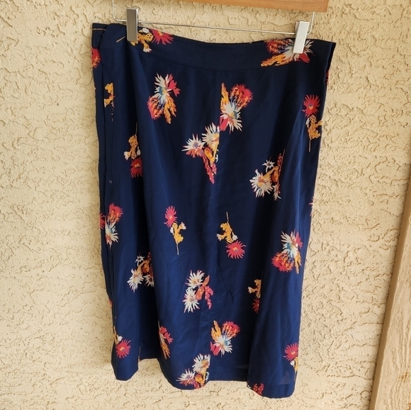 MADEWELL Silk Side-Button Skirt‎ in Cactus Flower - Picture 5 of 5